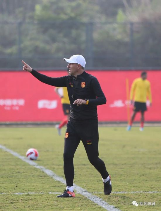 ”他解释说，跟过三五站比赛后，领航员可能就会变成车手。