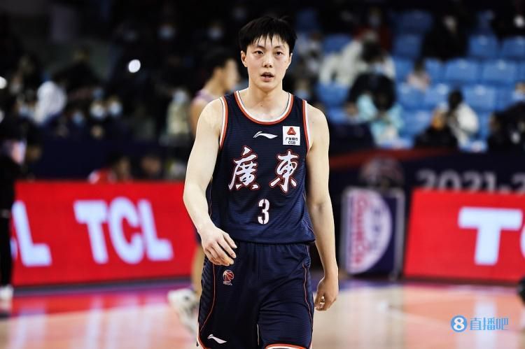 格伦·克洛斯、莎拉·保罗森、泰亚娜·泰勒、金·卡戴珊、妮... 法鲨归来！